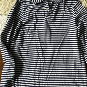 Vineyard vines Boys XL long sleeve. Great condition